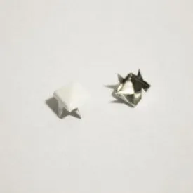 3/16" White Pyramid Studs (100-pack)