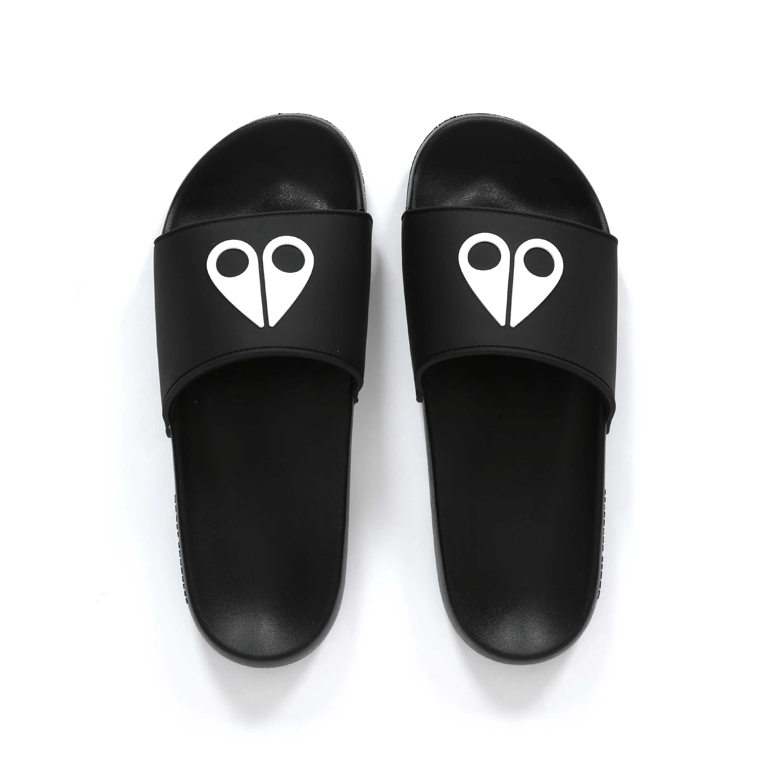 Moose Knuckles Logo Icon Sport Slide in Black